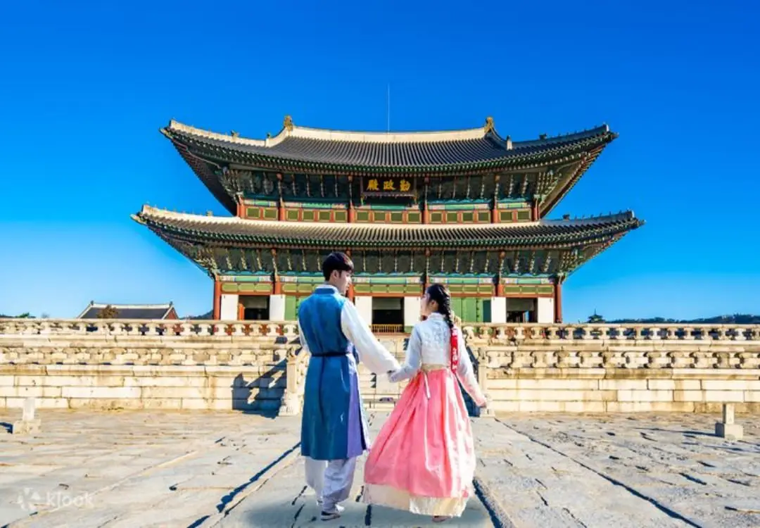 , Hanbok Wearing At Gyeongbok Palace